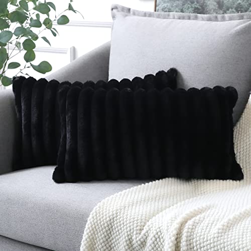 Soleebee 2er Set Plüsch Samt Kissenbezüge, Weiche Künstliche Pelz Dekorativ Kissenbezug Sofa Zierkissenbezüge Dekokissen Kissenhülle Set für Couch Schlafzimmer Zuhause Auto Dekor (30x50cm, Schwarz) von Soleebee