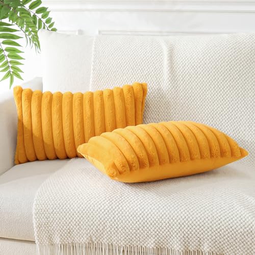 Soleebee 2er Set Plüsch Samt Kissenbezüge, Weiche Künstliche Pelz Dekorativ Kissenbezug Sofa Zierkissenbezüge Dekokissen Kissenhülle Set für Couch Schlafzimmer Zuhause Auto Dekor (30x50cm, Kurkuma) von Soleebee