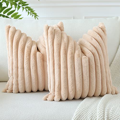 Soleebee 2er Set Plüsch Samt Kissenbezüge, Weiche Künstliche Pelz Dekorativ Kissenbezug Sofa Zierkissenbezüge Dekokissen Kissenhülle Set für Couch Schlafzimmer Zuhause Auto Dekor (45x45cm, Hellbraun) von Soleebee