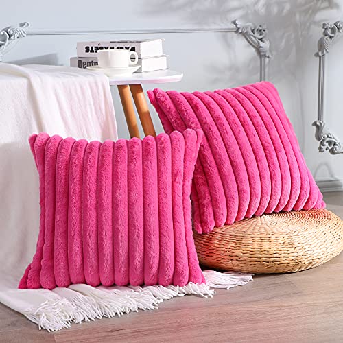 Soleebee 2er Set Plüsch Samt Kissenbezüge, Weiche Künstliche Pelz Dekorativ Kissenbezug Sofa Zierkissenbezüge Dekokissen Kissenhülle Set für Couch Schlafzimmer Zuhause Auto Dekor (50x50cm, Rose Rot) von Soleebee