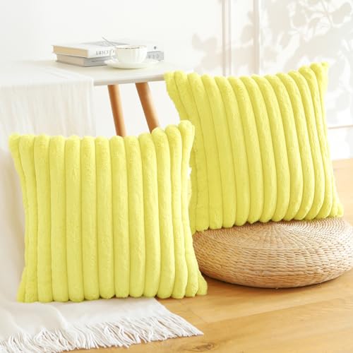 Soleebee 2er Set Plüsch Samt Kissenbezüge, Weiche Künstliche Pelz Dekorativ Kissenbezug Sofa Zierkissenbezüge Dekokissen Kissenhülle Set für Couch Schlafzimmer Zuhause Auto Dekor (60x60cm, Gelb) von Soleebee