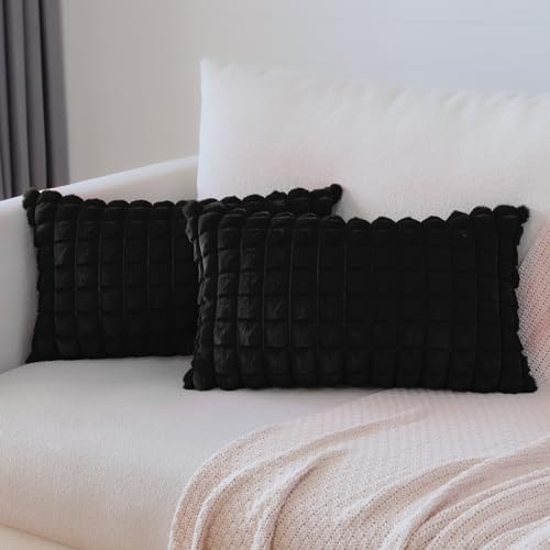 Soleebee 2er Set Plüsch Samt Kissenbezüge, Weiche Künstliche Pelz Plaid Textur Kissenbezug Sofa Zierkissenbezüge Dekokissen Kissenhülle Set für Couch Schlafzimmer Zuhause Dekor (30x50cm, Schwarz) von Soleebee