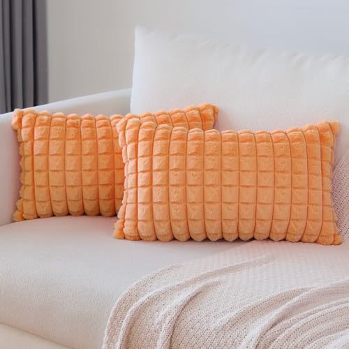 Soleebee 2er Set Plüsch Samt Kissenbezüge, Weiche Künstliche Pelz Plaid Textur Kissenbezug Sofa Zierkissenbezüge Dekokissen Kissenhülle Set für Couch Schlafzimmer Zuhause Dekor (30x50cm, Orange) von Soleebee