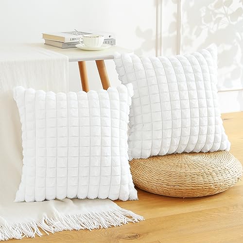 Soleebee 2er Set Plüsch Samt Kissenbezüge, Weiche Künstliche Pelz Plaid Textur Kissenbezug Sofa Zierkissenbezüge Dekokissen Kissenhülle Set für Couch Schlafzimmer Zuhause Dekor (40x40cm, Weiß) von Soleebee