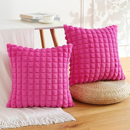 Soleebee 2er Set Plüsch Samt Kissenbezüge, Weiche Künstliche Pelz Plaid Textur Kissenbezug Sofa Zierkissenbezüge Dekokissen Kissenhülle Set für Couch Schlafzimmer Zuhause Dekor (50x50cm, Rose Rot) von Soleebee