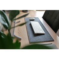 Filz Und Kork Schreibtischunterlage Personalisierte Matte Heim Büro Naturwolle Pad Designer Tastaturmatte Geschenk Für Ihn von SolitaryDeer