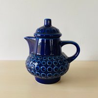 Dunkelblaue Kaffeekanne, Rusalka Keramik, Mit Muster von SolveigsStudio