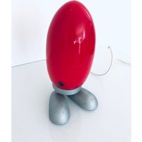 Jahrgang 1990Er Jahre Tatsuo Konno Ikea Ei Lampe/Rote Postmoderne Pop-Bett-Lampe von SolveigsStudio