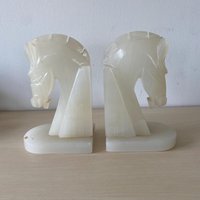 Onyx Marmor Pferdekopf Buchstützen Onyx Marmor Pferdekopf Buchstützen von SolveigsStudio