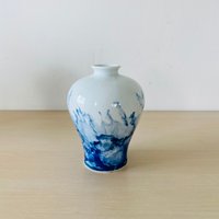 Wunderschöne Vase Mit Farbverlauf, Weiß, Blau von SolveigsStudio