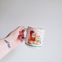 Vintage 1980Er Jahre Keramik-Weihnachtstasse, Weihnachts-Bargeschirr, Weihnachts-Feiertags-Ei-Nog-Kaffeetasse von SomeLikeItRetroCo