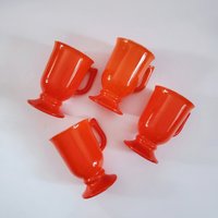 Vintage Orange Milk Glass Footed Irish Kaffeetassen, Behandelte Sockel Milchglas 4Er Set von SomeLikeItRetroCo