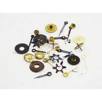 Uhrwerkteile Wecker Zahnräder Messing Uhrzeiger Steampunk Zubehör Uhrwerk Gleichgewicht Komponenten Reparatur Defekte Uhr Metall Teile Uhrwerkteile Wecker Zahnräder Messing Uhrzeiger Steampunk Zubehör Uhrwerk Gleichgewicht Komponenten Reparatur Defekte Uhr Metall Teile von SomeVintage4you