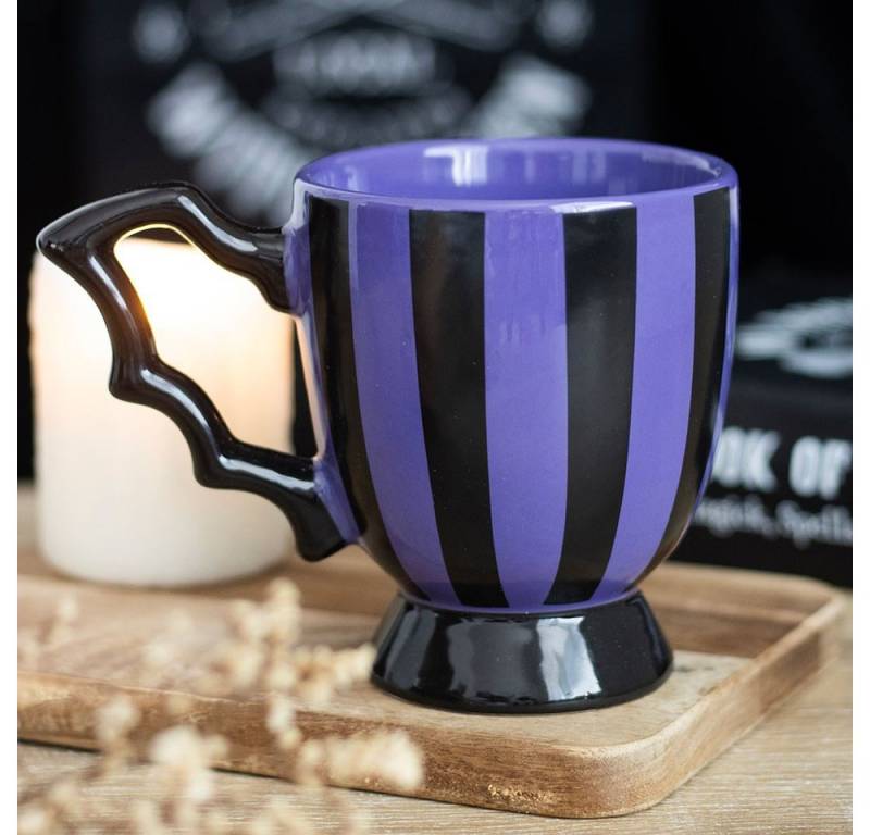 Something Different Tasse Gothic Becher in violett-schwarz gestreift Tasse 450 ml, Gothic Becher in violett-schwarz gestreift Tasse 450 ml von Something Different