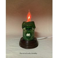 Flickerkerze - Versandfertig Mit Dem Rad Geworfen, Von Hand Verändert Und Geformt. Ein Fröhlicher Kerl, Der Ihnen Hilft, Ihr Leben Zu Erhellen von SomethingLucky13