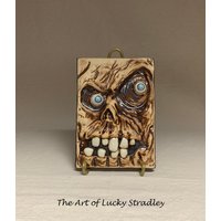 Geformte Fliese - Versandfertig Handgeformte Fliese. Was Für Ein Süßer Kleiner Kerl, Den Man Zu Halloween Oder Das Ganze Jahr Über An Die Wand von SomethingLucky13