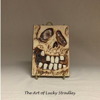 Sculpted Tile - Versandfertig Handgeformte Fliese. Was Für Ein Süßer Kleiner Kerl, Den Man Zu Halloween An Die Wand Hängen Kann Oder Das Ganze von SomethingLucky13