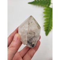 Herkimer Diamant Quarz Mit Kohlenstoffeinschluss Herkimer Diamant Quarz Mit Kohlenstoffeinschluss von SomethingMined