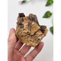 Montana Rauchquarz Punkte Auf Fledspar. Rauchquarz-Endung. 100% Natürliche Rauchspitze Montana Rauchquarz Punkte Auf Fledspar. Rauchquarz-Endung. 100% Natürliche Rauchspitze von SomethingMined