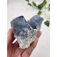 Terminated Blue Celestin. Enden Blauer Celestit. 100% Natürliche Formation. Leuchtendes Blaues Celestin Cluster. Madagaskar. Eine Note Terminated Blue Celestin. Enden Blauer Celestit. 100% Natürliche Formation. Leuchtendes Blaues Celestin Cluster. Madagaskar. Eine Note von SomethingMined