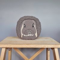Punch Needle Häschen Kissen - Handgefertigtes Tier Dekokissen Niedliches Kinderzimmer Dekor Wald Thema Babyzimmer Kleines Kaninchen von SomethingsCompany