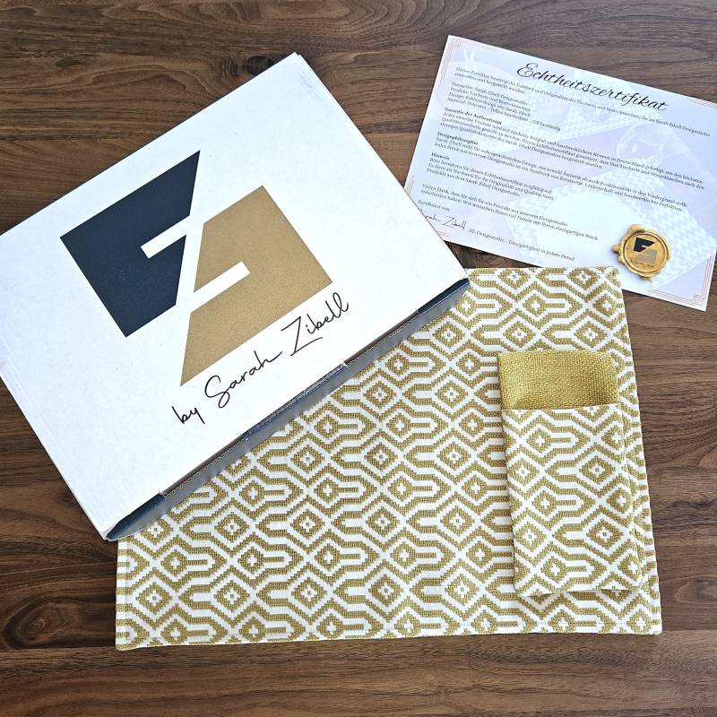 4er Tischset mit Bestecktasche im Geschenkkarton in Goldgelb von Sonnenmax GmbH