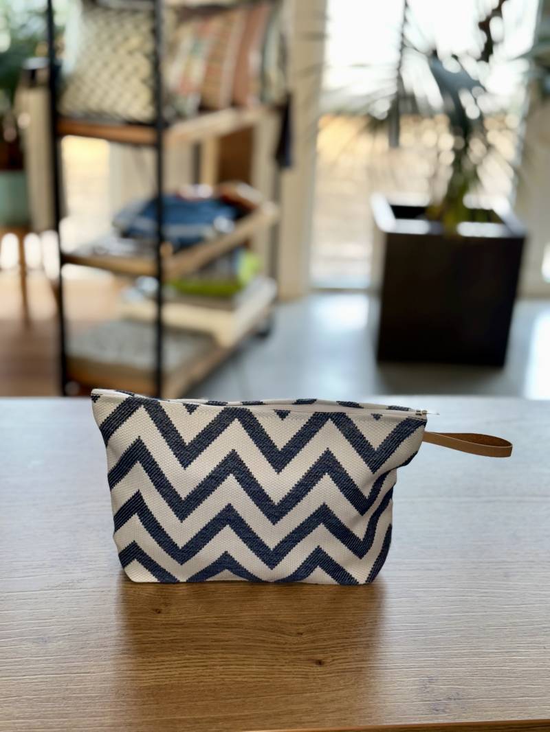 Kulturbeutel Cannes Zig Zag | Farbe: 03728964K Kulturbeutel Cannes Zig Zag | Farbe: 03728964K von Sonnenmax GmbH