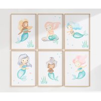 Posterset Meerjungfrauen Unterwasser Ozean Kinderposter Kinderzimmer Deko Babyzimmer Kinderbilder Baby Geschenk Geburt 6Er Set Posterset Meerjungfrauen Unterwasser Ozean Kinderposter Kinderzimmer Deko Babyzimmer Kinderbilder Baby Geschenk Geburt 6Er Set von Sonntagsdate
