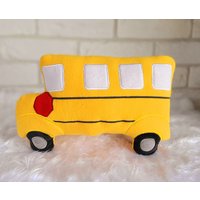Kissen Schulbus Deko Kuschelkissen Mit Namen Personalisiert Bus Minky Stoff Pillow von SonoVerdeBoutique