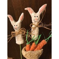 Hasenstecker & Korb Mit Möhren Hasenstecker & Korb Mit Möhren von SooCuteCeramics