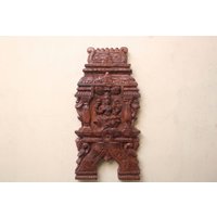 Lakshmi Wanddekoration Statue Holz Kavadi Wandplatte Tempel Gopuram Hindu Göttin Skulptur Wandbehang Home Dekor Devi Figur Selten von SooryaKiranCrafts