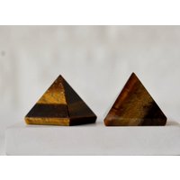 Eine | 1 Tigerauge Kristallpyramide - Kristallgitter- Und Chakra-Ausgleichspyramide von SoothingCrystalStore
