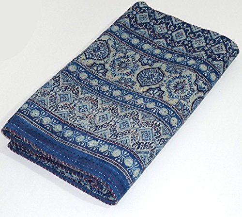 Sophia-Art Handgefertigter indigo-handblockbedruckter Kantha-Überwurf aus Biogemüse-Ajrakh-Druck, Tagesdecke, Bettüberwurf, Decke von Sophia-Art