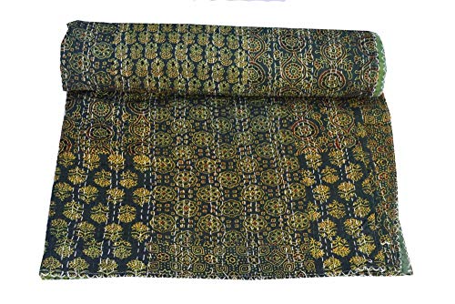 Sophia-Art Queen Size Hand Block Print Kantha Quilt 90x108 Inch Ajrakh Kantha Bedspread Vegetable Dye Kantha Blanket Indigo Print Ajrakh Kantha Quilt (Grün Fleck Drucken, 90" x 108") von Sophia-Art