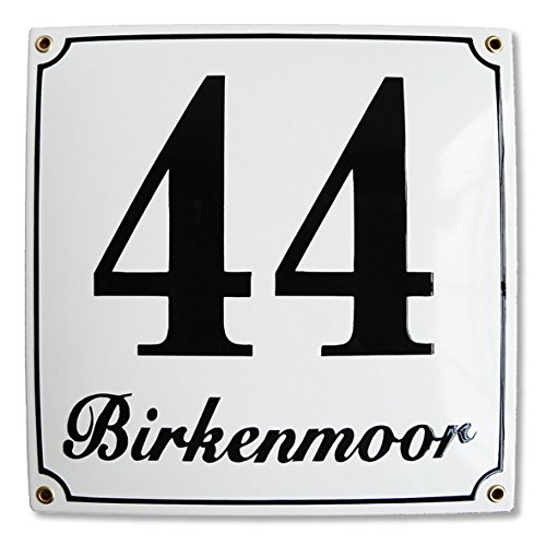 Sosenco Hausnummernschild Emaille 25x25 cm mit Wunschstraßennamen und Nummer, Hausschild, Individuell anpassbare Hausnummer, Vorbohrungen, Wetterfest, Türschild, Weiß, Schlicht von Sosenco