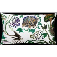 Blumen Kissen Waldtier Rechteckig Dekokissen Wald Kunstwerk Dachs Kunst Igel Bett Pilz Dekorkinderzimmer Dekor von Sottobosco