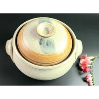 Vintage - Signierte-Handgefertigte -stoneware Große Kasserolle Beige Mit Senf von SoulTreasureGoods