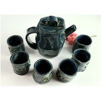 Vintage - Signiert Dunkelblau Handgemachtes Steingut Tee Set Mit 6 Tassen von SoulTreasureGoods