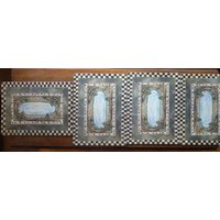 Mackenzie Childs Courtly Check Cloud Watching Tischsets - 4Er Set Designer Rare & Retired High-End Tischdekoration Mehr Verfügbar von SoulcandyStore