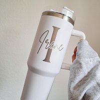 Isolierbecher Personalisiert Tasse Buchstabe Name Thermobecher Personalisieren Edelstahlbecher Mit Deckel Geschenkidee Freundin von SoulgoodiesDesigns