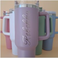 Reisebecher Mit Griff Personalisiert Thermobecher Gravur Geschenk Teenager Namenstag Patenkind 18 Geburtstag Reisebecher Mit Griff Personalisiert Thermobecher Gravur Geschenk Teenager Namenstag Patenkind 18 Geburtstag von SoulgoodiesDesigns
