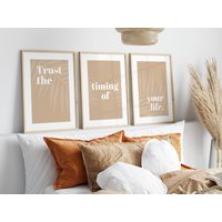 Poster Set Of 3, Trust The Timing Your Life, Boho Poster, Beige Poster Set, Universe Spiritual Wall Art, Yoga Poster Set Of 3, Trust The Timing Your Life, Boho Poster, Beige Poster Set, Universe Spiritual Wall Art, Yoga von Soulterior