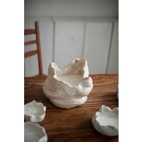 Beige Keramikkerze - Handgemachtes Skulpturales Stück Große Handgemachte Kerze Sojakerze in Einem Handgefertigten Gefäß Beige Keramikkerze - Handgemachtes Skulpturales Stück Große Handgemachte Kerze Sojakerze in Einem Handgefertigten Gefäß von SoultyLife