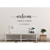 Benutzerdefinierte Willkommen Schild Aufkleber | Namen & Gründungsdatum von SoundSayings