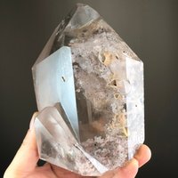 Einschlussquarz | Lodolitquarz Mit Goldrutil Und Hämatit Rutilquarz // Brasilien von SourcefieldShop
