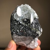 Quarzspitze Mit Calcit Hämatit Und Fluorit | 187G // China von SourcefieldShop