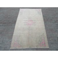 4.1x7 Ft Washed Out Faded Vintage Turkish Anatolian Rug von SouthVintageDesign