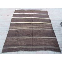 6, 5x7, 10 Ft Ziegenhaar Braun Weiß Vintage Kelim Teppich von SouthVintageDesign