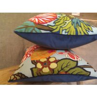 Chiang Mai Dragon Aquamarin Kissenbezug Mit Blauer Samt Rückseite Chiang Mai Dragon Aquamarin Kissenbezug Mit Blauer Samt Rückseite von SouthendDesign