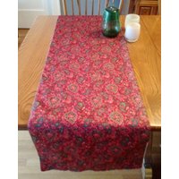 Vintage Baumwolle Rot Und Grün Schumacher Saltz Paisley Tischläufer von SouthendDesign